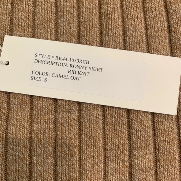 New Ronny Kobo rib knit sweater skirt, sz small - Picture 2 of 4